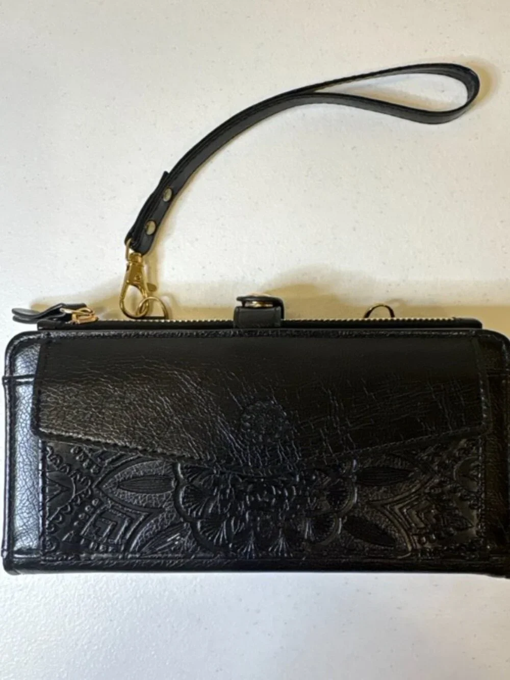 Black Embossed Leather Wallet With‎ Phone Holder 12 Credit Card Slots Wrist